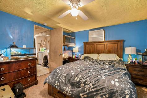 407 E Maple Street Gaston IN 47342