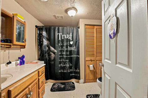 407 E Maple Street Gaston IN 47342
