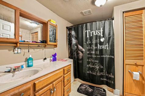 407 E Maple Street Gaston IN 47342