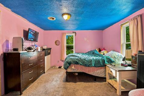 407 E Maple Street Gaston IN 47342