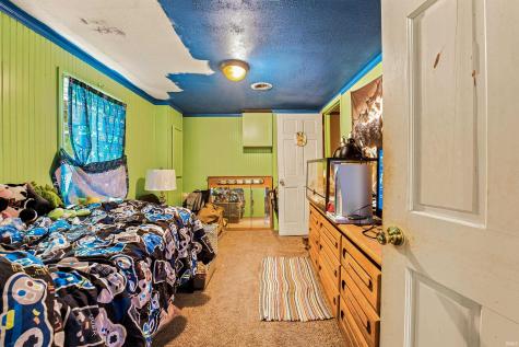 407 E Maple Street Gaston IN 47342