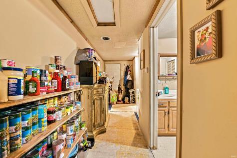 407 E Maple Street Gaston IN 47342