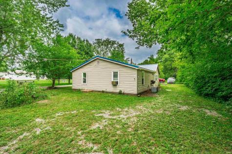 407 E Maple Street Gaston IN 47342