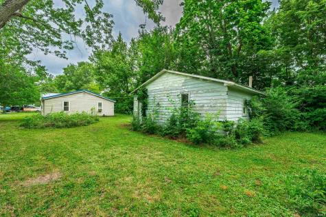407 E Maple Street Gaston IN 47342