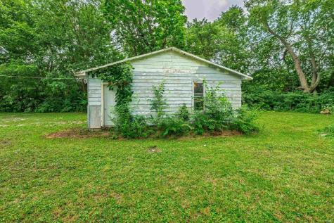407 E Maple Street Gaston IN 47342