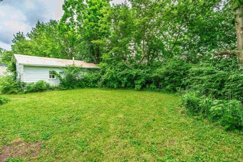 407 E Maple Street Gaston IN 47342
