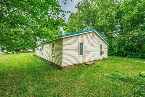 407 E Maple Street Gaston IN 47342