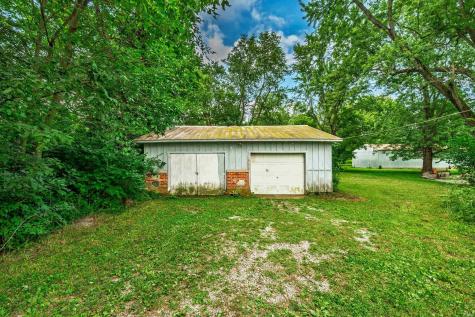 407 E Maple Street Gaston IN 47342