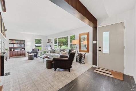 6216 W Hills Road Fort Wayne IN 46804