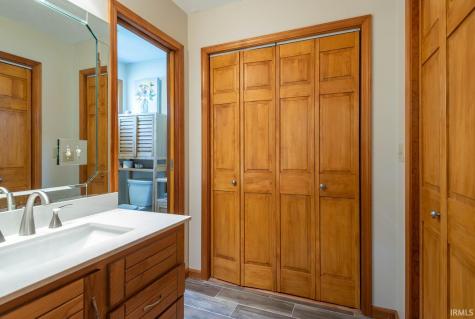 2419 S Cottonwood Circle Bloomington IN 47401