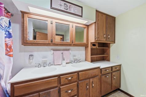 2603 Merivale Street Fort Wayne IN 46805