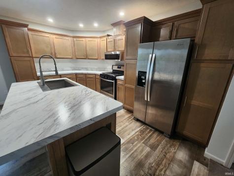 379 N Mulberry Street Petersburg IN 47567