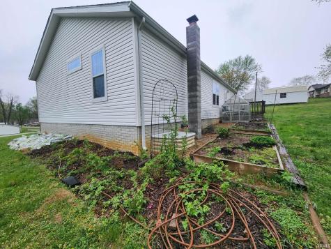 379 N Mulberry Street Petersburg IN 47567