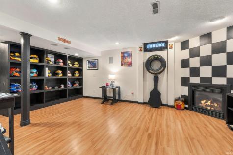 4616 Live Oak Boulevard Fort Wayne IN 46804