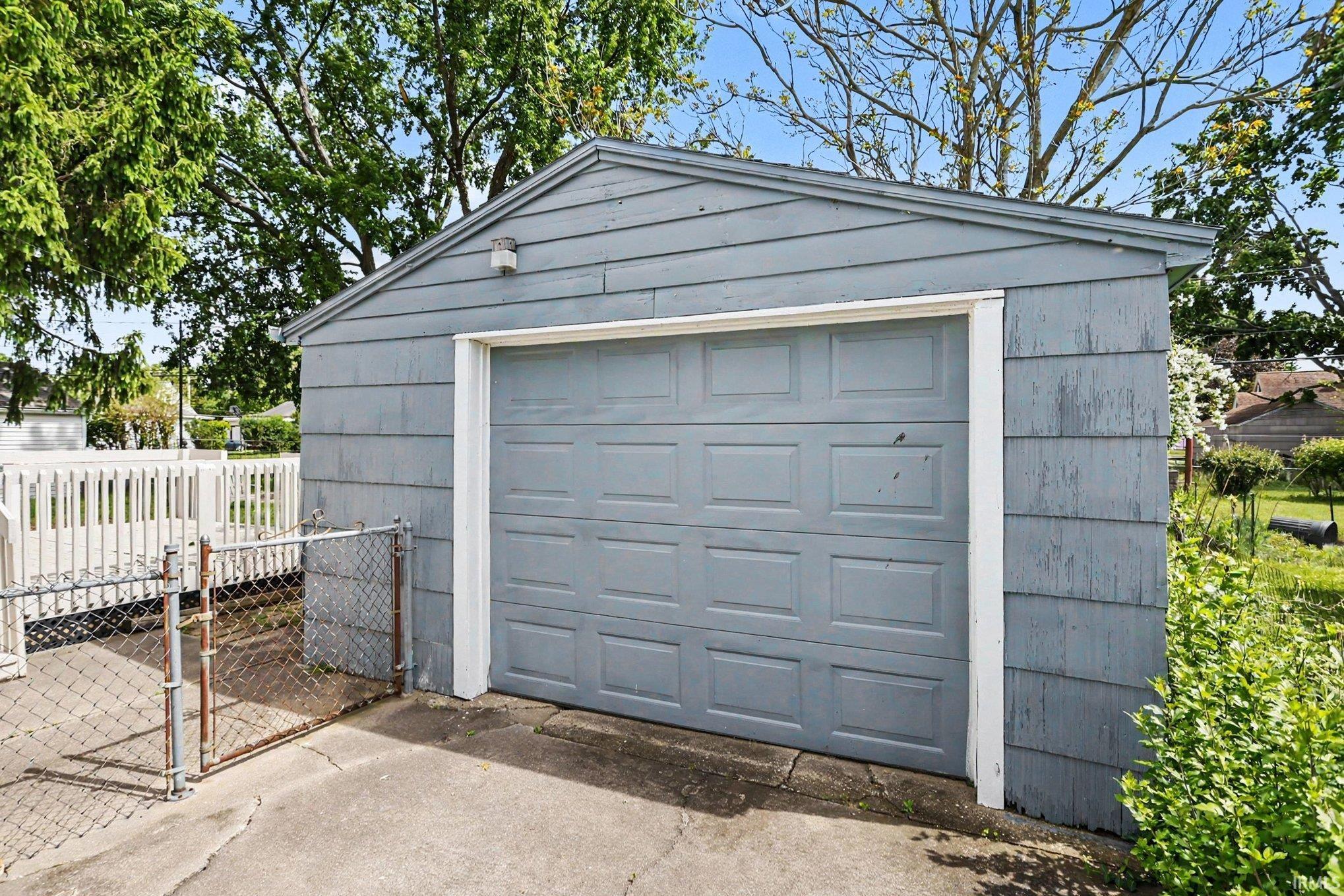 2220 Solomon Avenue South Bend IN 46615