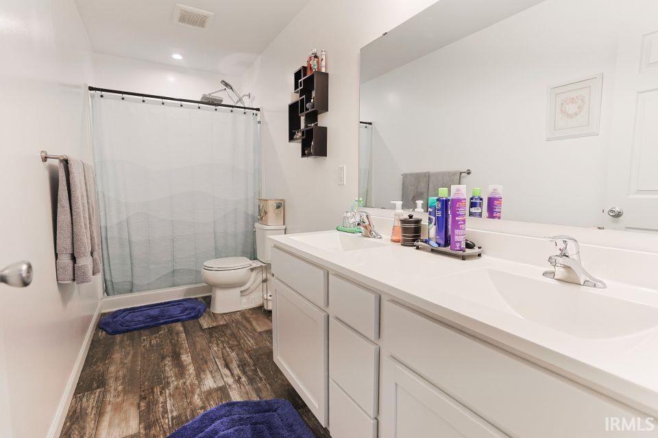 10500 Roszalka Court Granger IN 46530