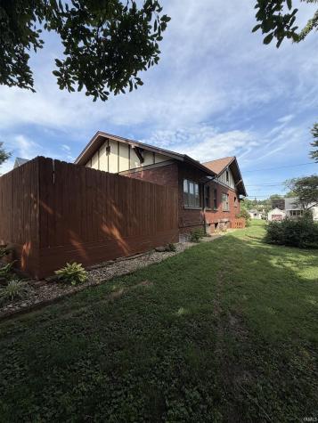 330 S Jefferson Street Bloomfield IN 47424