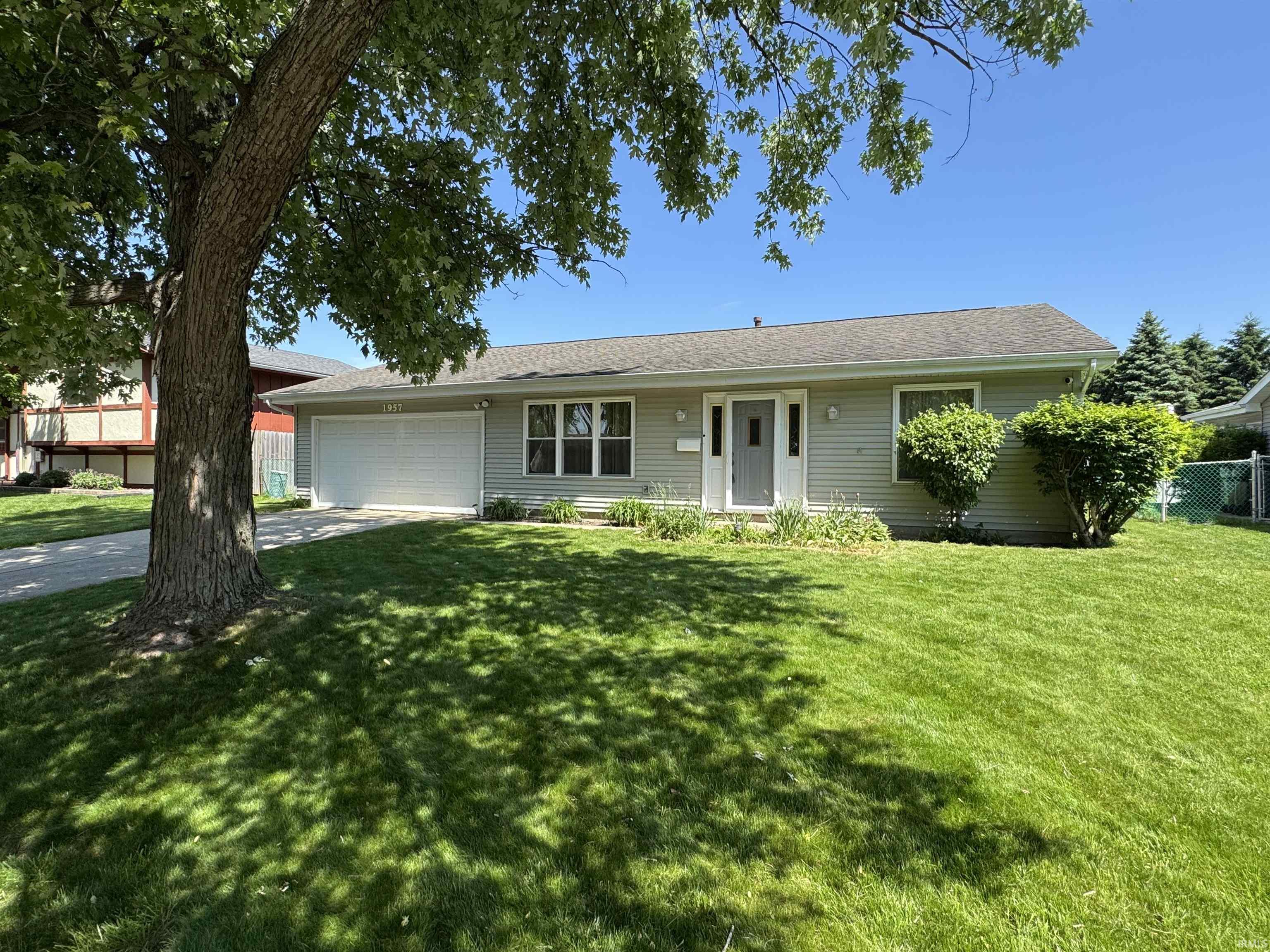1957 Broadford Drive South Bend IN 46614