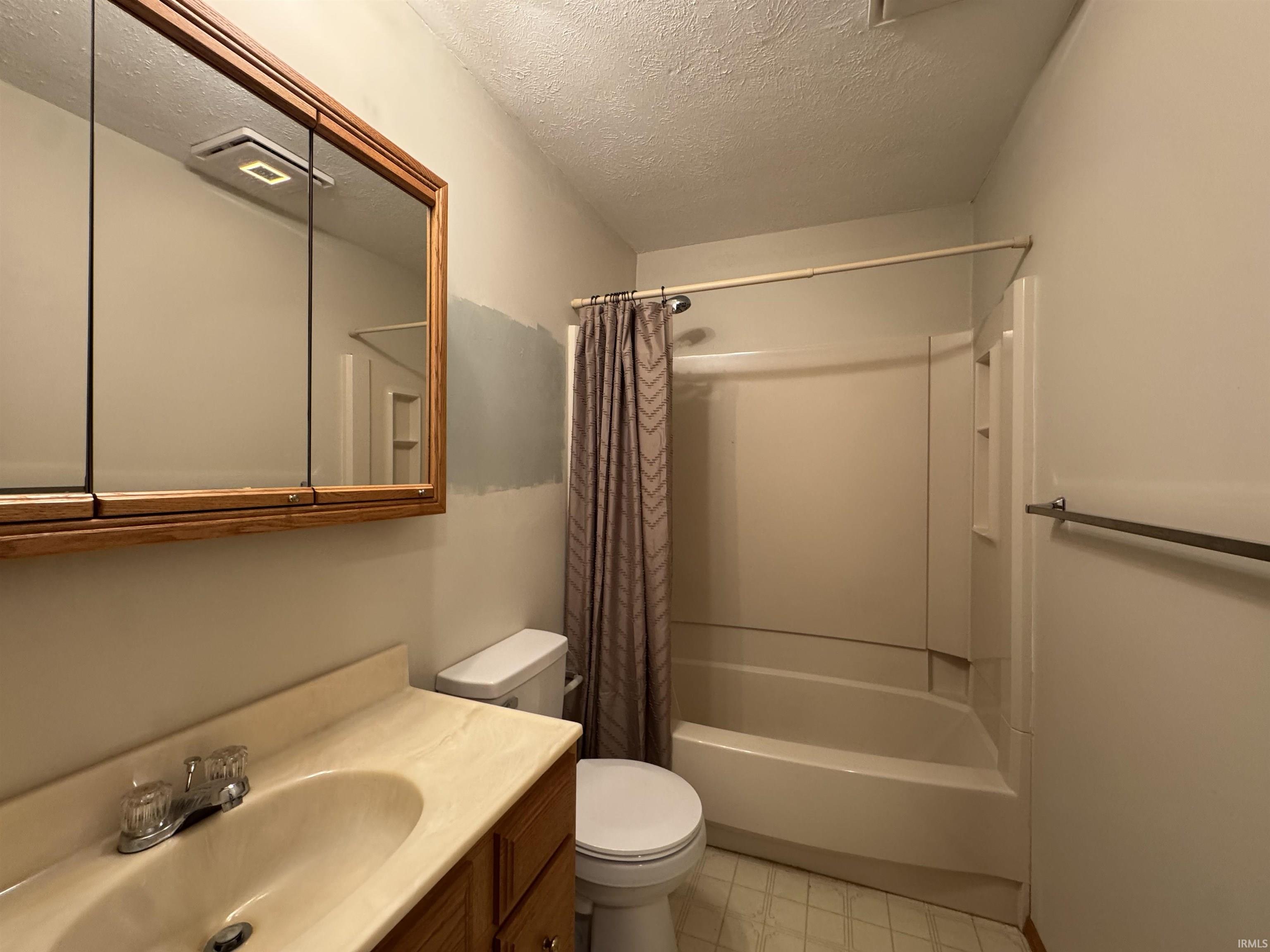 1957 Broadford Drive South Bend IN 46614