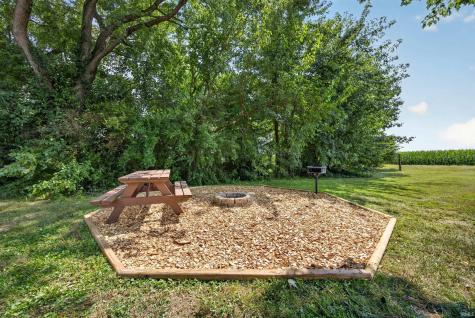 609 Harrah Street Worthington IN 47471