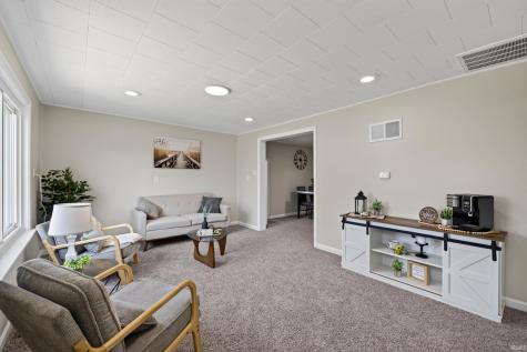 609 Harrah Street Worthington IN 47471
