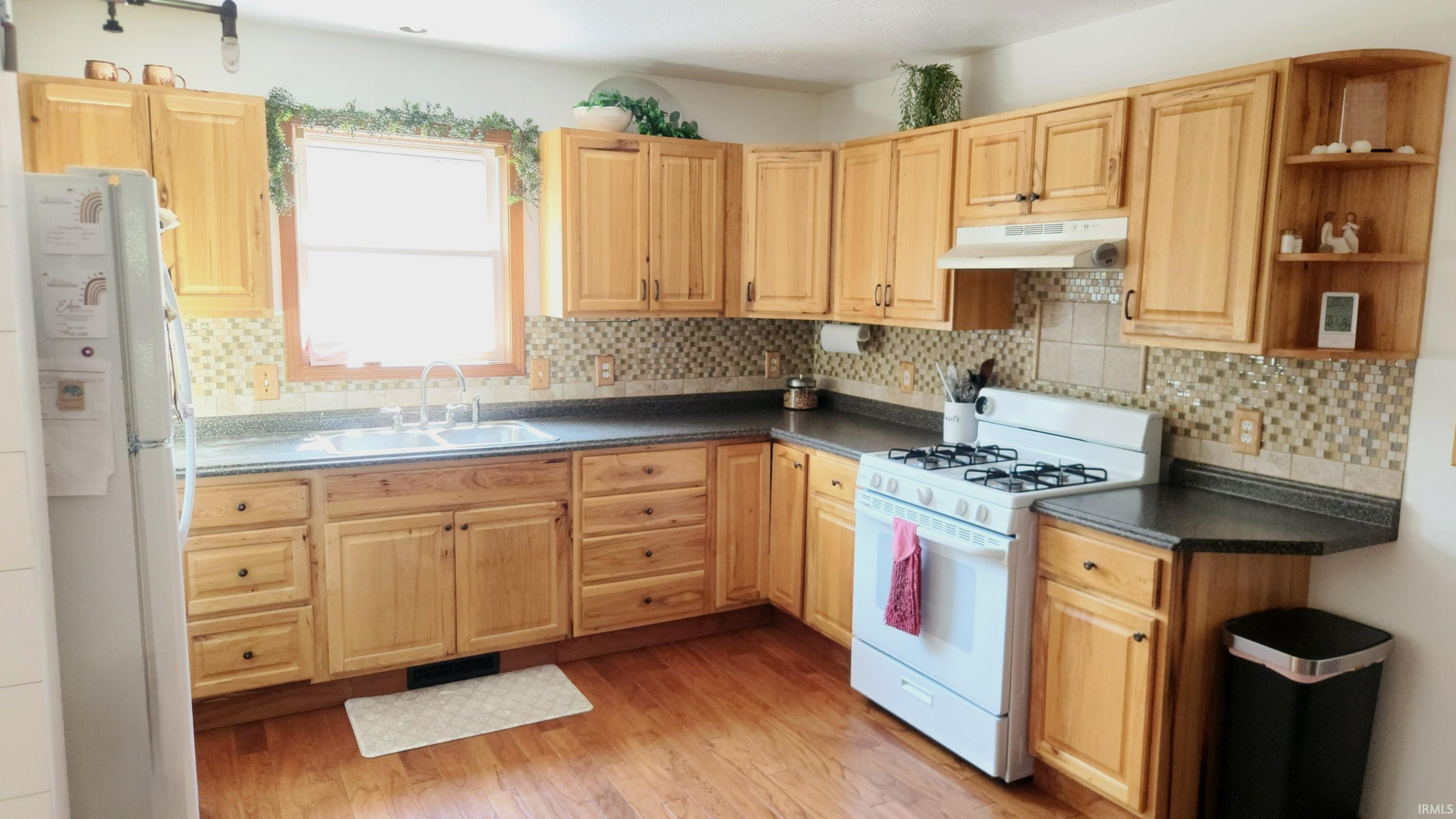 14340 County Road 12 Middlebury IN 46540