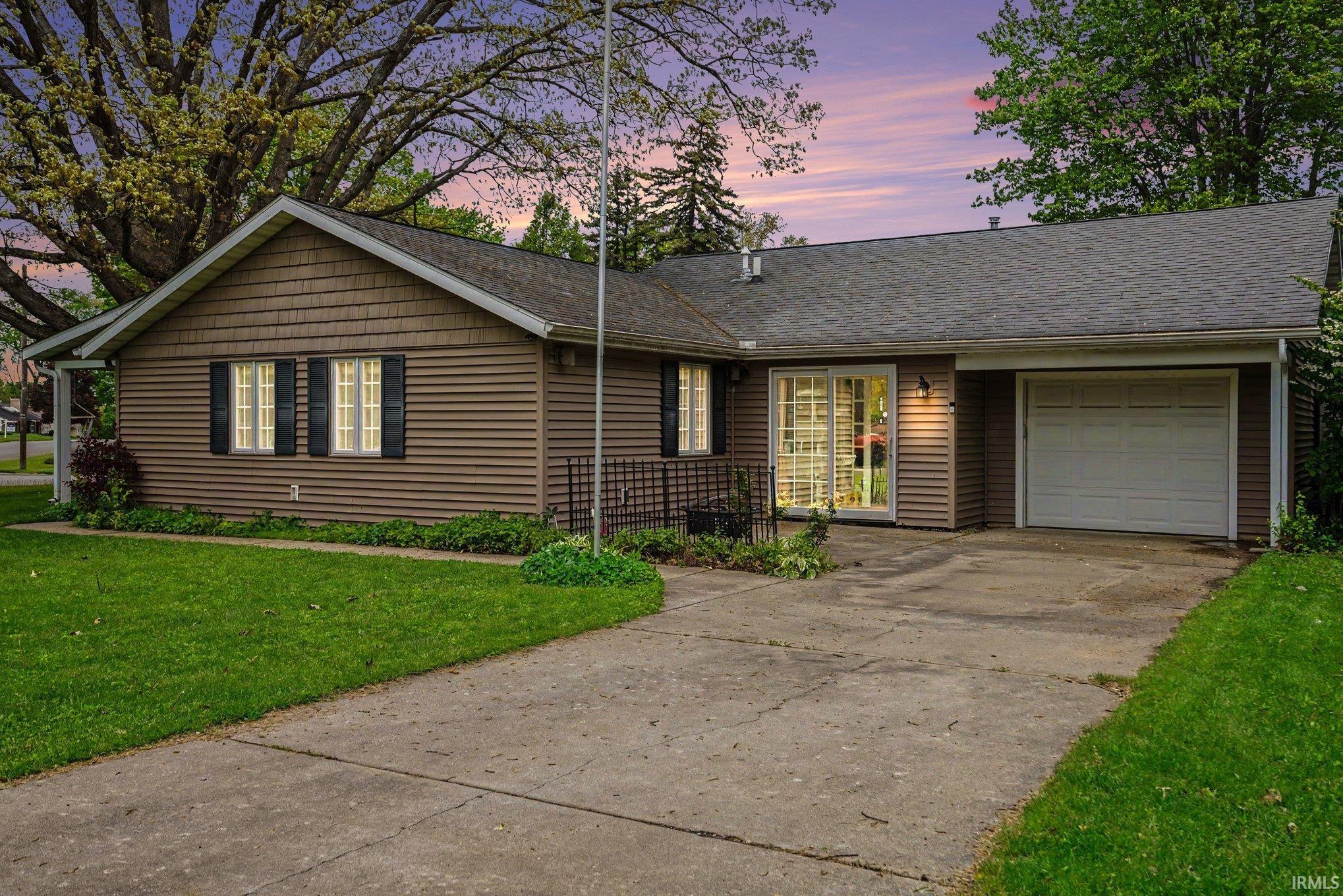 2720 Hilltop Drive South Bend IN 46614