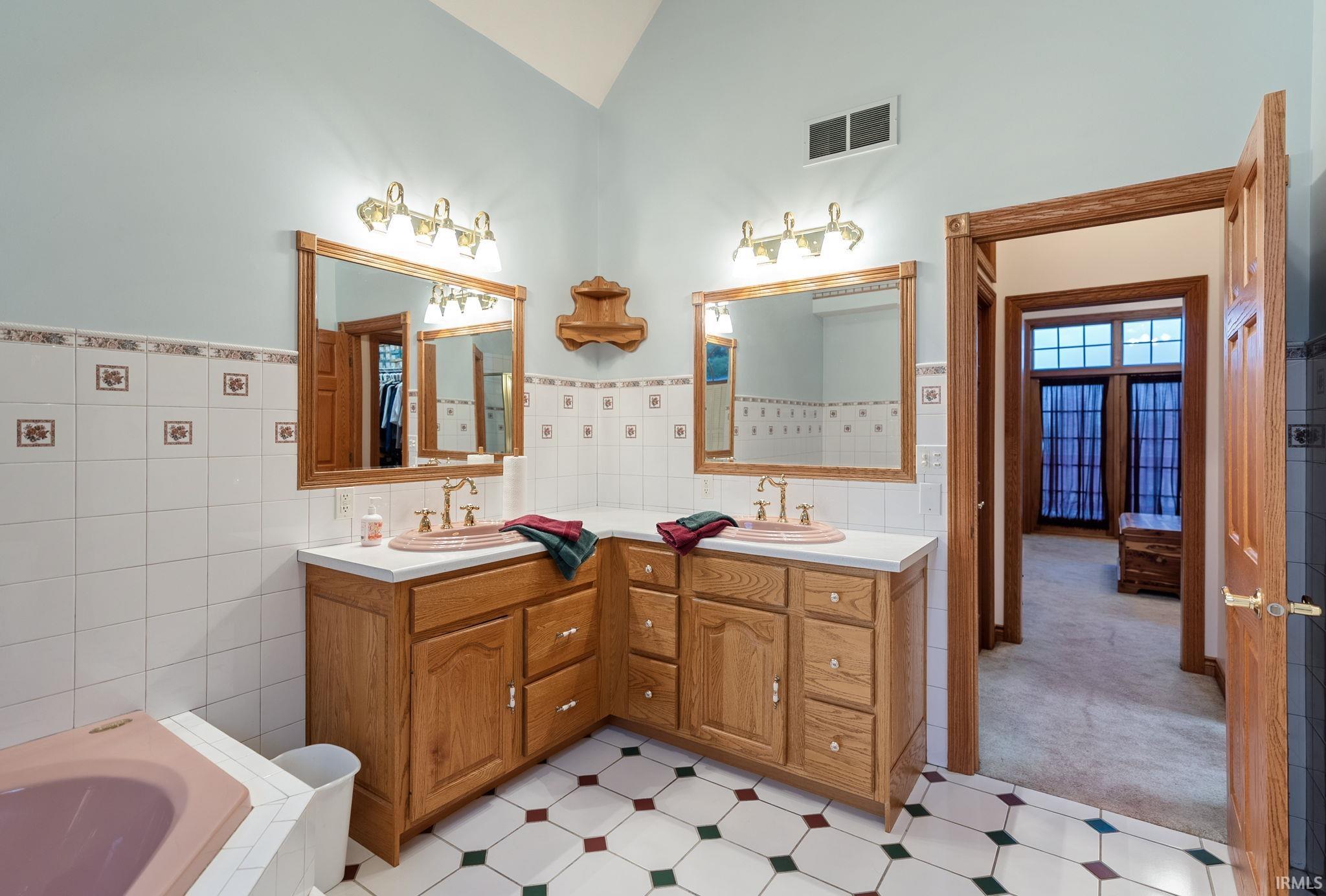 12385 N Camelot Trail Milford IN 46542