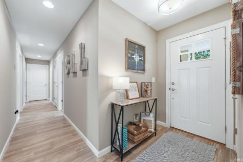 5498 S 980 E Wolcottville IN 46795