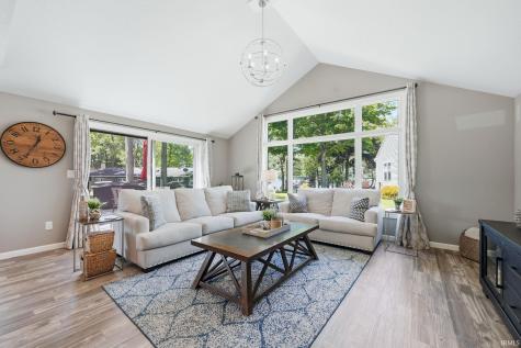 5498 S 980 E Wolcottville IN 46795
