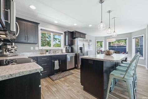 5498 S 980 E Wolcottville IN 46795