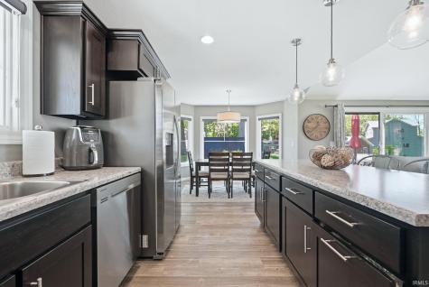 5498 S 980 E Wolcottville IN 46795