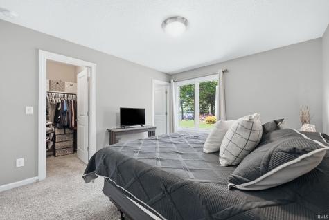 5498 S 980 E Wolcottville IN 46795