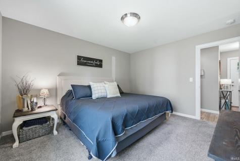 5498 S 980 E Wolcottville IN 46795