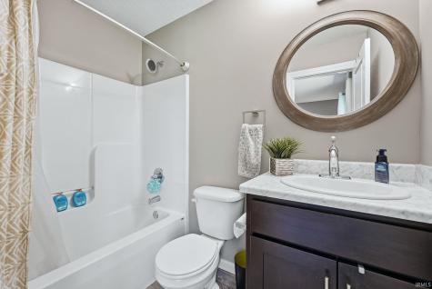 5498 S 980 E Wolcottville IN 46795