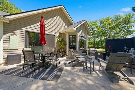 5498 S 980 E Wolcottville IN 46795