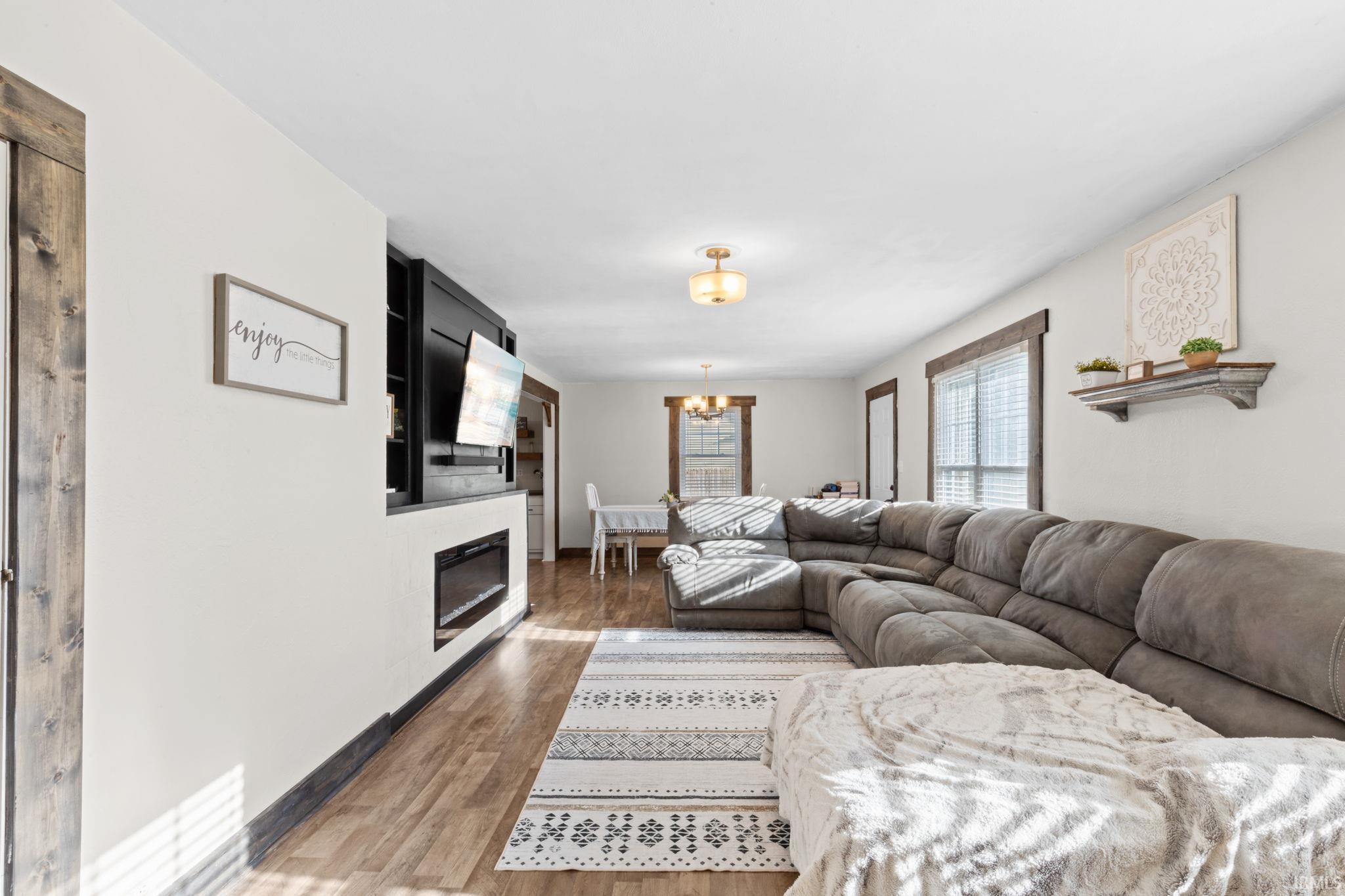 203 N Oakland Avenue Nappanee IN 46550