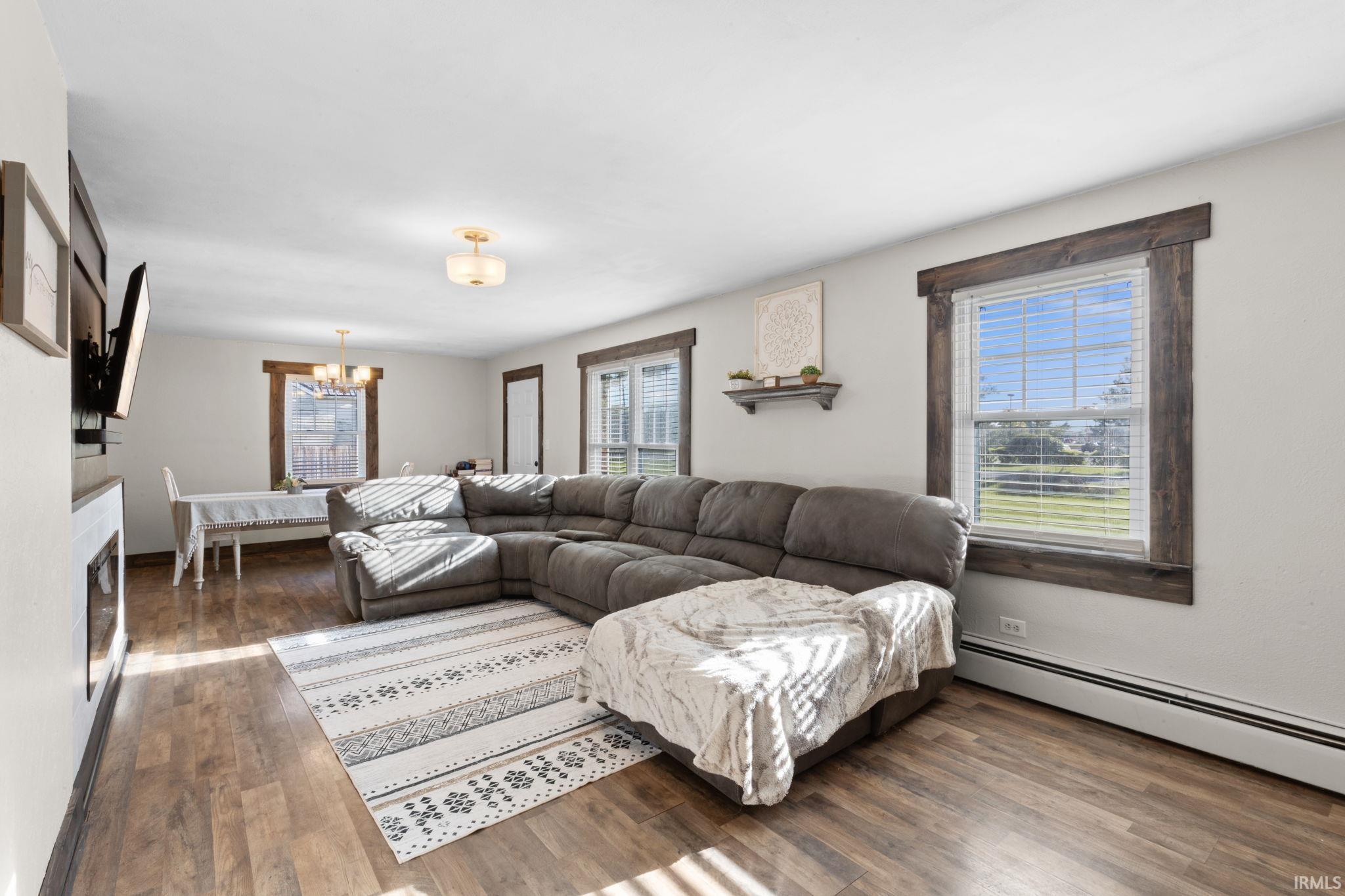 203 N Oakland Avenue Nappanee IN 46550