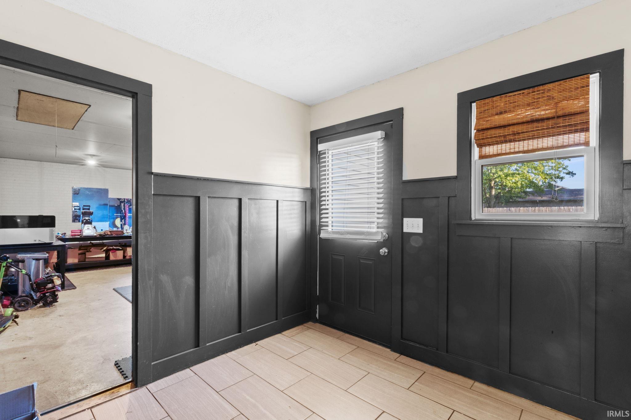 203 N Oakland Avenue Nappanee IN 46550