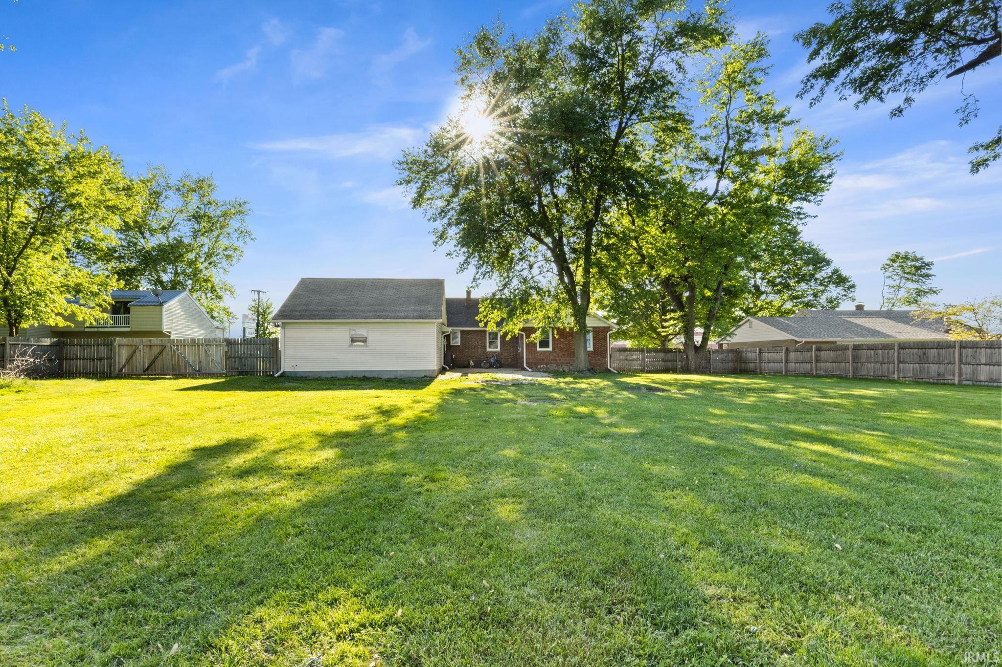 203 N Oakland Avenue Nappanee IN 46550