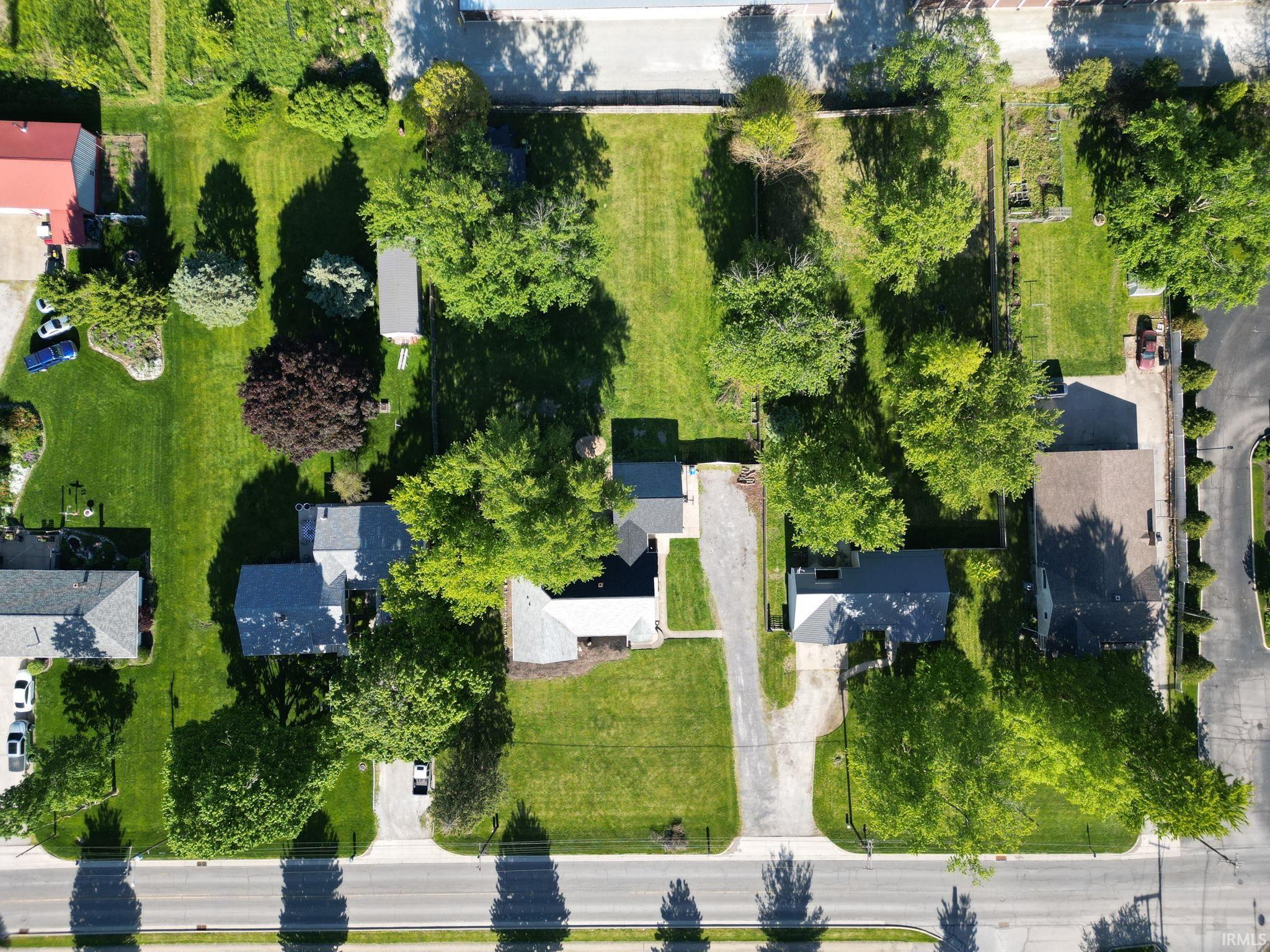 203 N Oakland Avenue Nappanee IN 46550