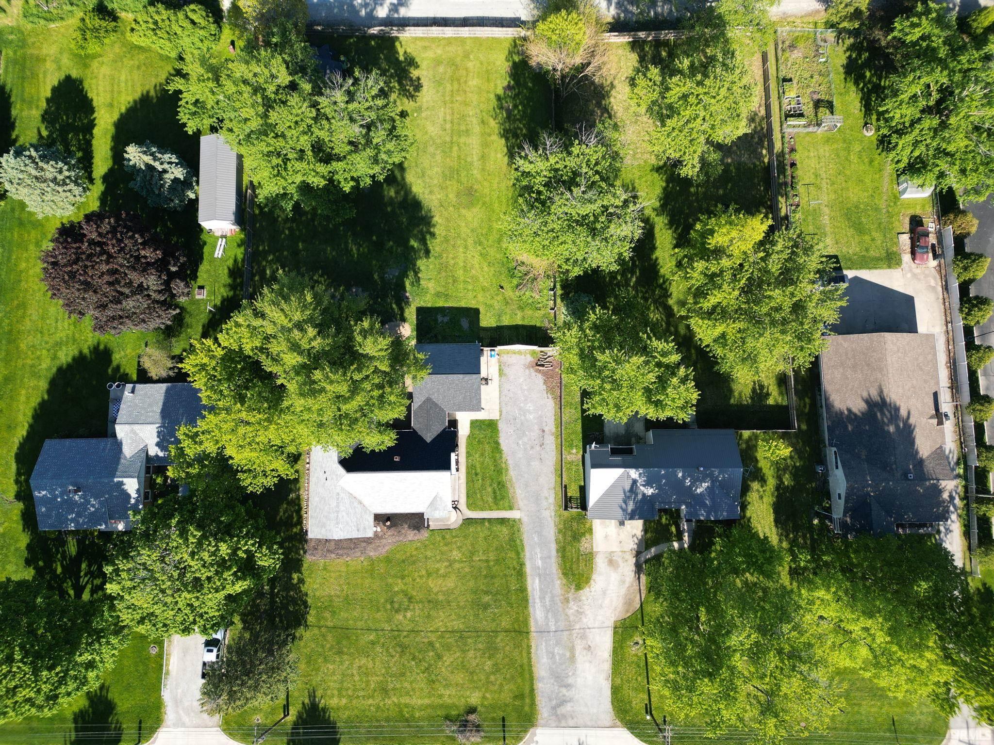 203 N Oakland Avenue Nappanee IN 46550
