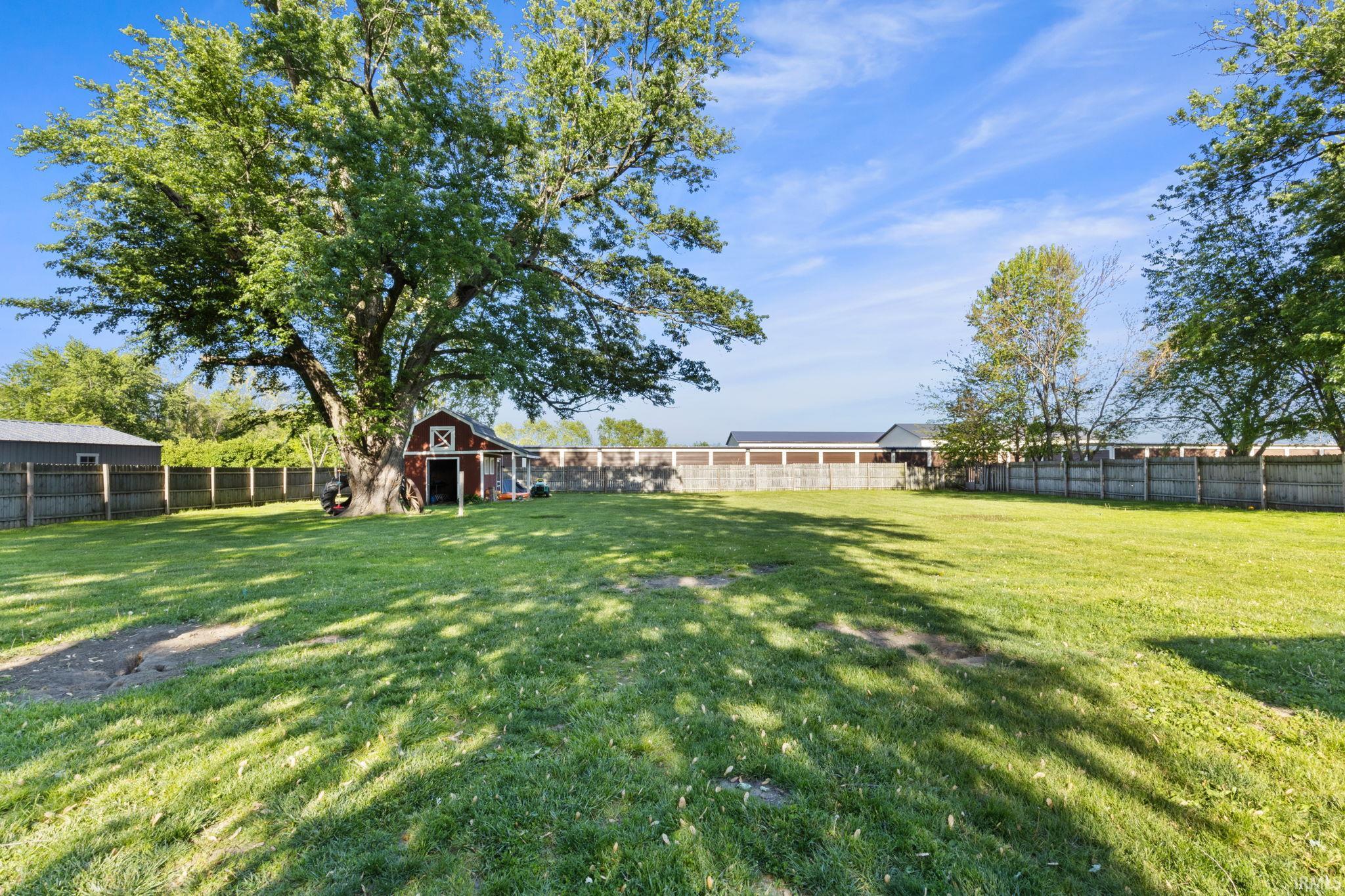 203 N Oakland Avenue Nappanee IN 46550