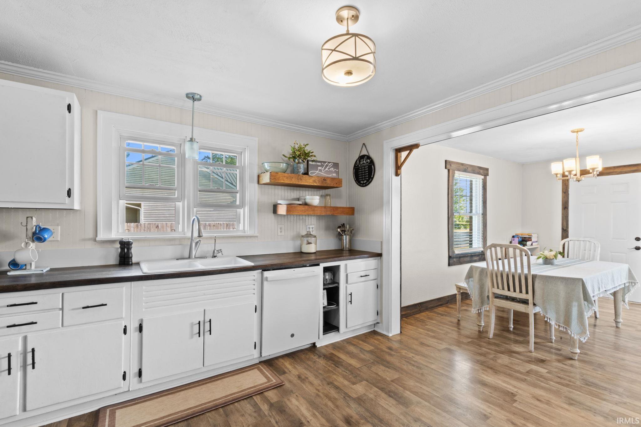 203 N Oakland Avenue Nappanee IN 46550