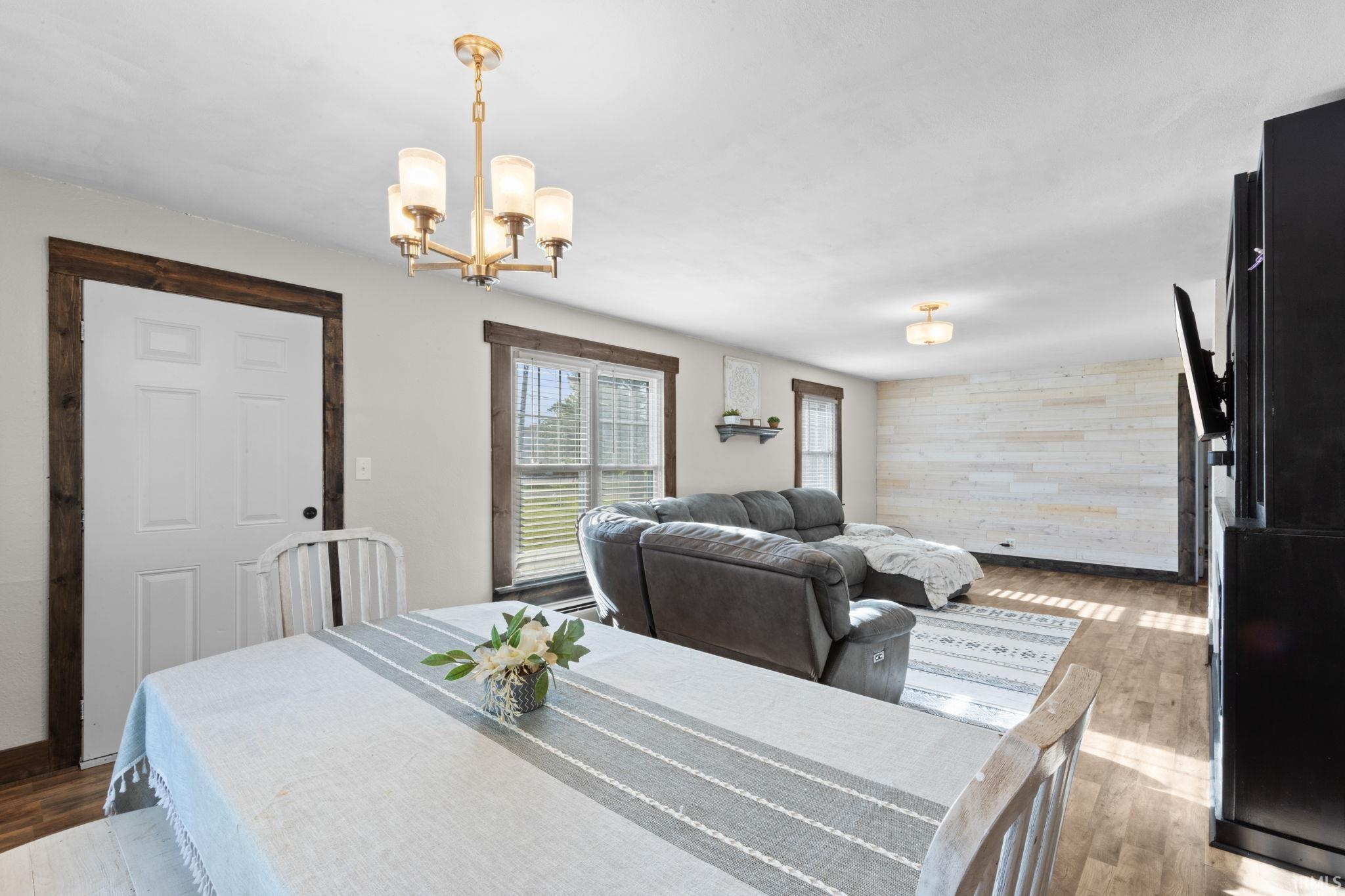203 N Oakland Avenue Nappanee IN 46550