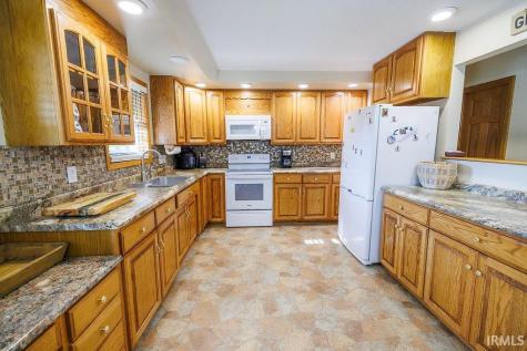 7266 Locust Lake West Drive Spencer IN 47460
