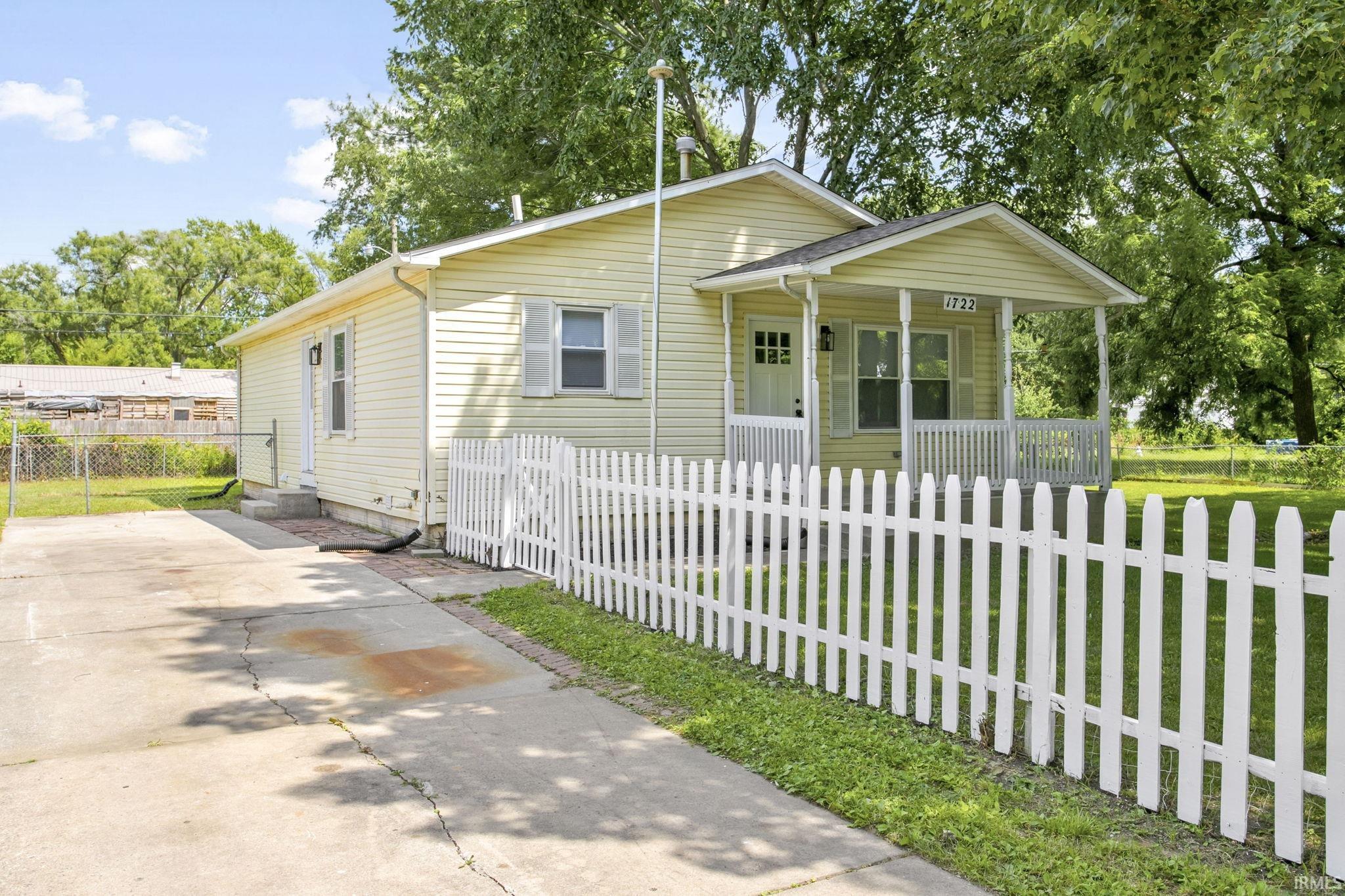 1722 Fremont Street South Bend IN 46628