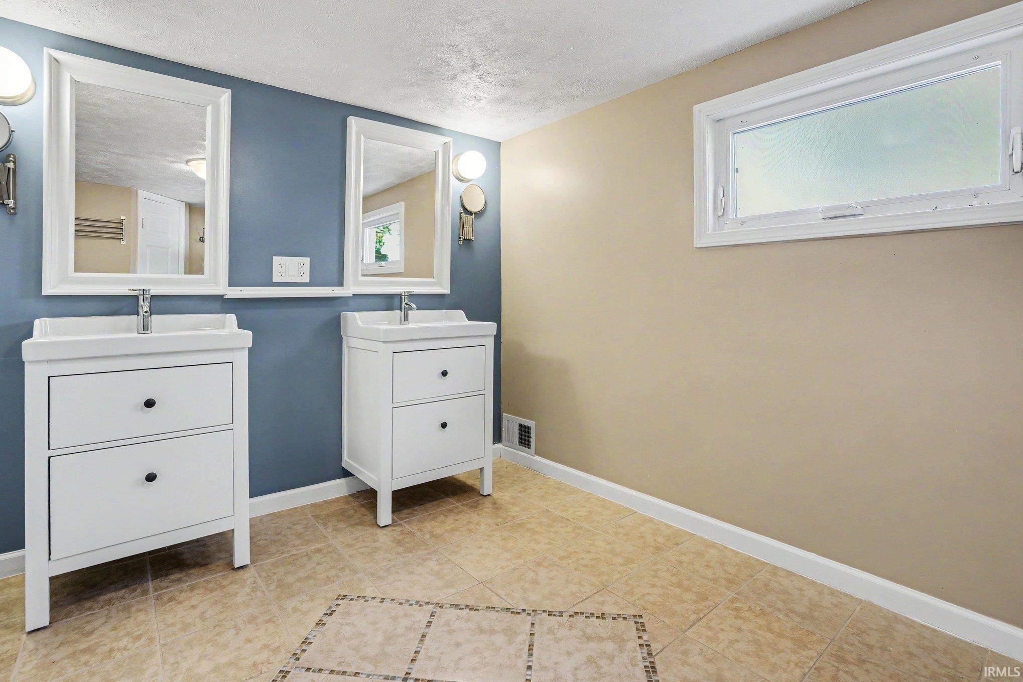 2411 Eisenhower Avenue South Bend IN 46615