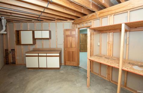 8949 Kirkridge Bluff Lafayette IN 47905