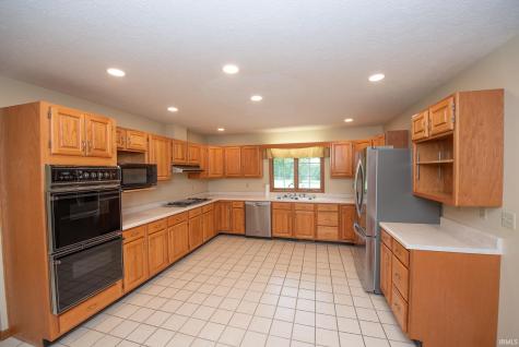 8949 Kirkridge Bluff Lafayette IN 47905